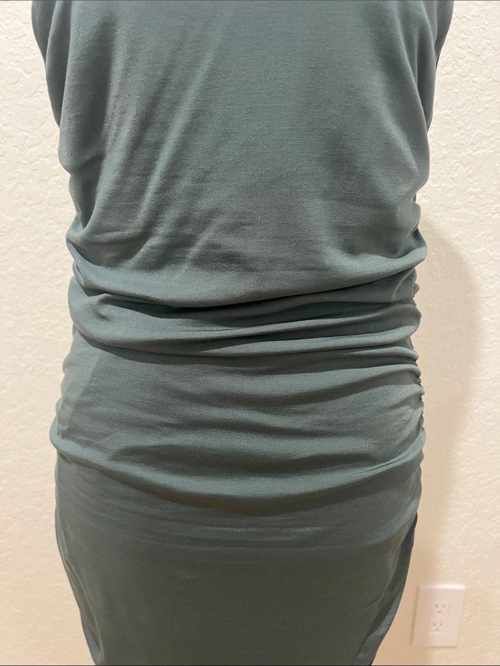 Express One-Shoulder Ruched Bodycon Dress - Picture 5 of 8